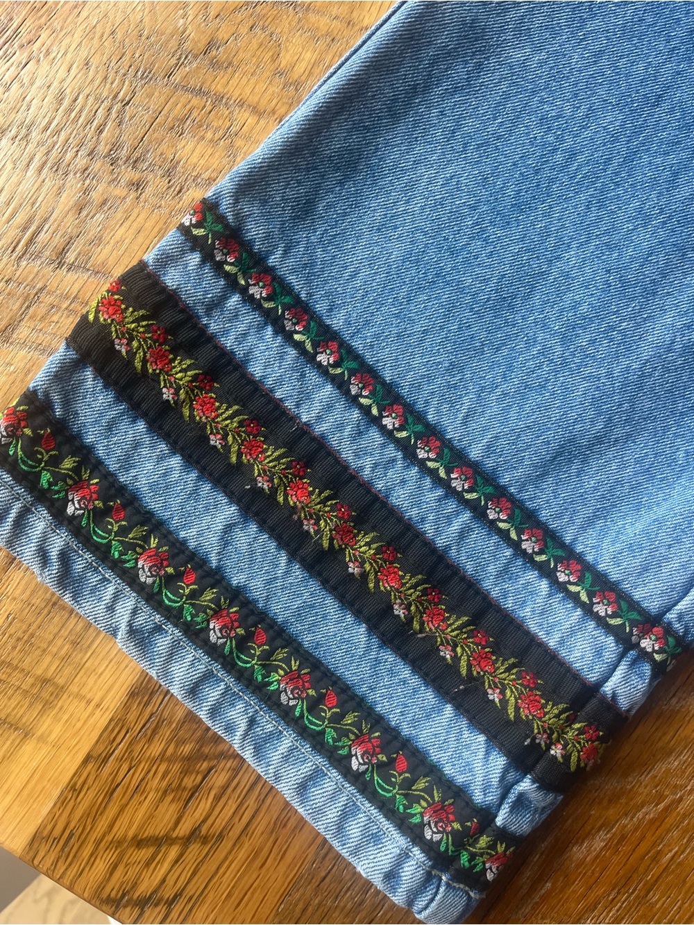 Vintage Bill Blass Embroidered Jeans High Rise Straight w/ Small Flare Size 8 - Picture 4 of 8